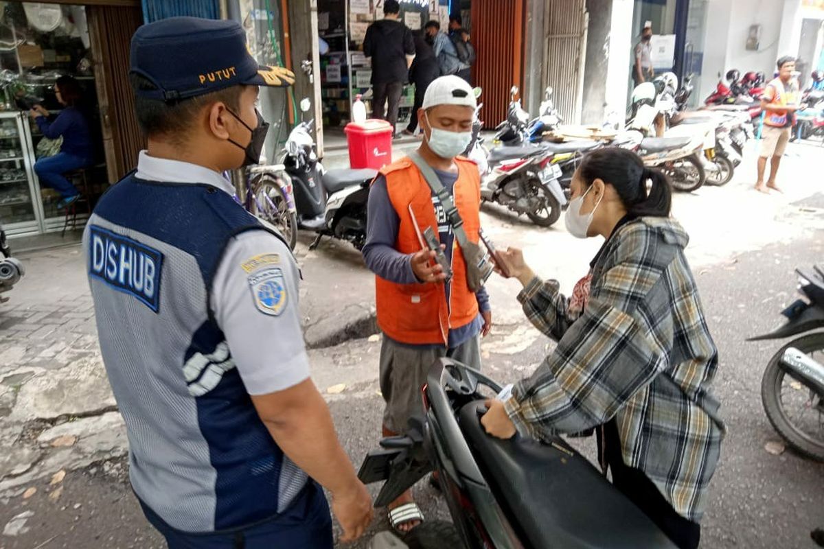 Parkir elektronik mulai diberlakukan di Kota Semarang, Minggu (13/2/2022)