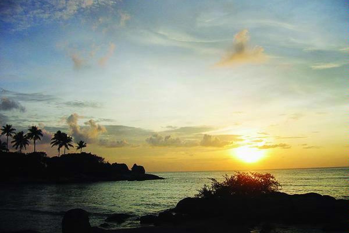 Potensi pariwisata Bangka Belitung sangat kaya dan beragam, terutama pantainya yang berpasir putih dan berbatu-batu. Namun, kepariwisataan di daerah ini masih terkendala masalah infrastruktur penunjang dan sumber daya manusia.  