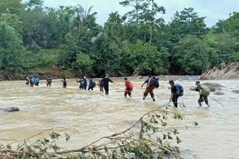 6 Fakta Bencana di Sulawesi Selatan, Akses Terputus hingga 3.000 Orang Mengungsi