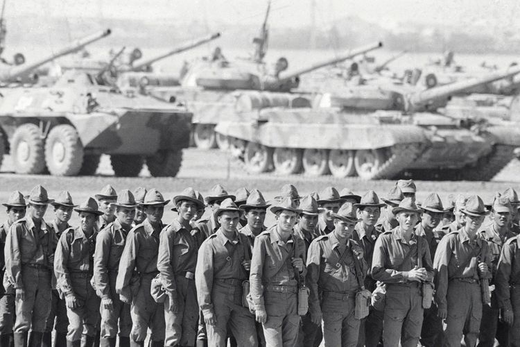 Penarikan pasukan Soviet setelah kalah dalam invasi ke Afghanistan, tahun 1989.