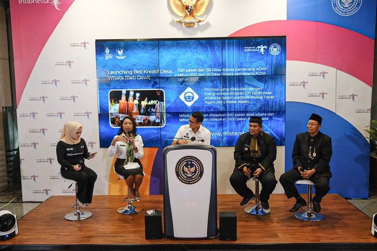 Kemenparekraf meluncurkan program Beti Dewi untuk mendukung 100 desa wisata agar bisa onboarding digital, di lantai dua Gedung Sapta Pesona Kemeparekraf, Senin (21/11/2022). 