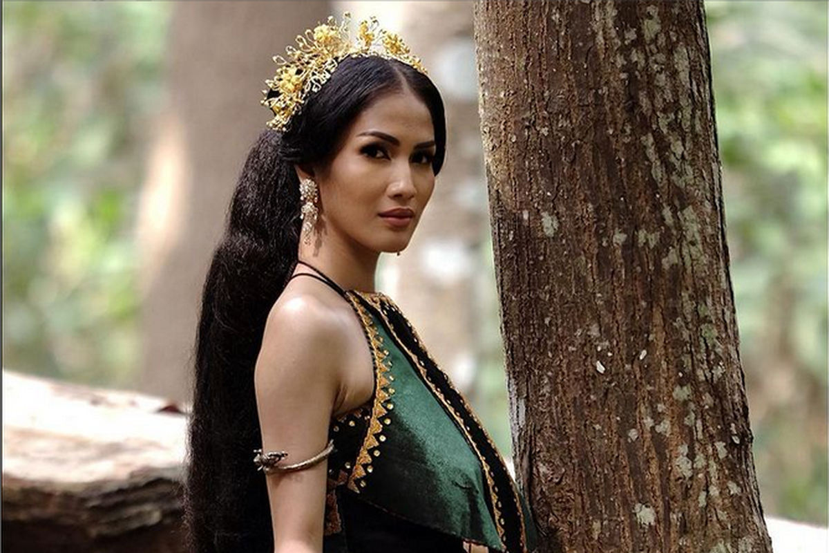 Artis peran Aulia Sarah dalam film KKN di Desa Penari