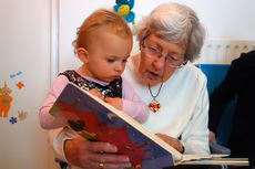 Tips Memilih Buku Read Aloud untuk Mengembalikan Perhatian Anak Ketika Membaca Buku