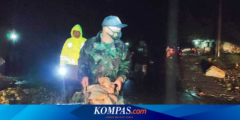 Jalan Lintas Riau-Sumbar Tertimbun Longsor, Arus Lalu Lintas Buka Tutup - Vimarsana News