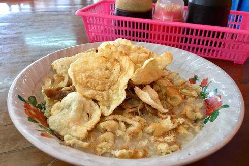 15 Tempat Makan Bubur Ayam Enak di Jakarta dengan Topping Melimpah