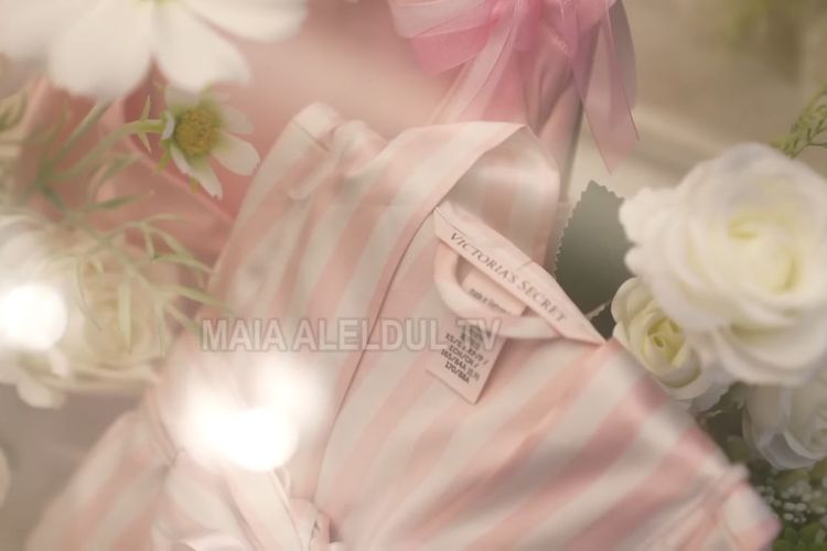 Seserahan yang diberikan Al Ghazali untuk Alyssa Daguise dalam proses akad nikah di St. Regis, Jakarta Pusat, Senin (16/6/2025).