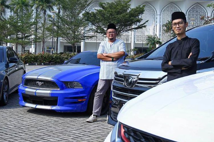 Ppendiri Dino Car Rental di Malaysia, Hafiz Johari, mengatakan ada beberapa orang yang mengutamakan gaya dan bersedia membayar harga tinggi mulai dari 1.500-5.000 ringgit Malaysia (sekitar Rp 5 juta-Rp 16,8 juta) per hari untuk menyewa mobil mewah di tempatnya selama libur Lebaran tahun ini.