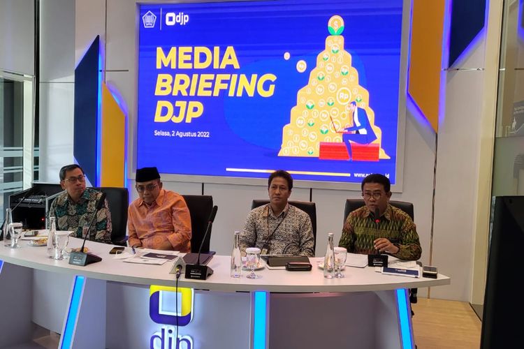 Direktur Jenderal Pajak Suryo Utomo dalam media briefing di Kantor Pusat Ditjen Pajak, Selasa (2/8/2022).