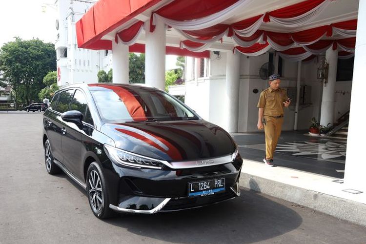 Pemkot Surabaya Akan Lelang 80 Kendaraan Dinas Lama, Beralih ke Listrik Mei 2026