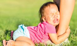 4 Cara Mencegah Anak Menjadi Manja, Jangan Menyerah Saat Anak Tantrum