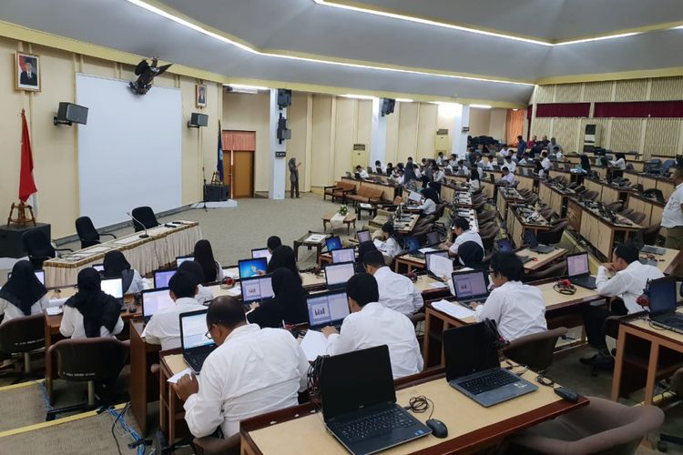 Sebanyak 1.401 Calon Pegawai Negeri Sipil (CPNS) lingkungan Kemendikbud tercatat mengikuti SKB, yang berlangsung 15 hingga 17 Desember 2018.