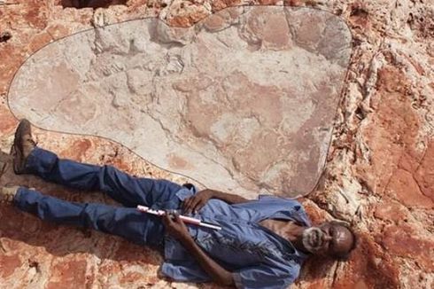 Fosil Jejak Kaki Dinosaurus Terbesar Ditemukan di Australia  
