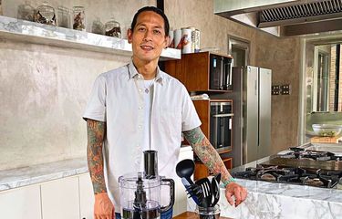 Chef Juna tak mau dianggap sombong oleh masyarakat.