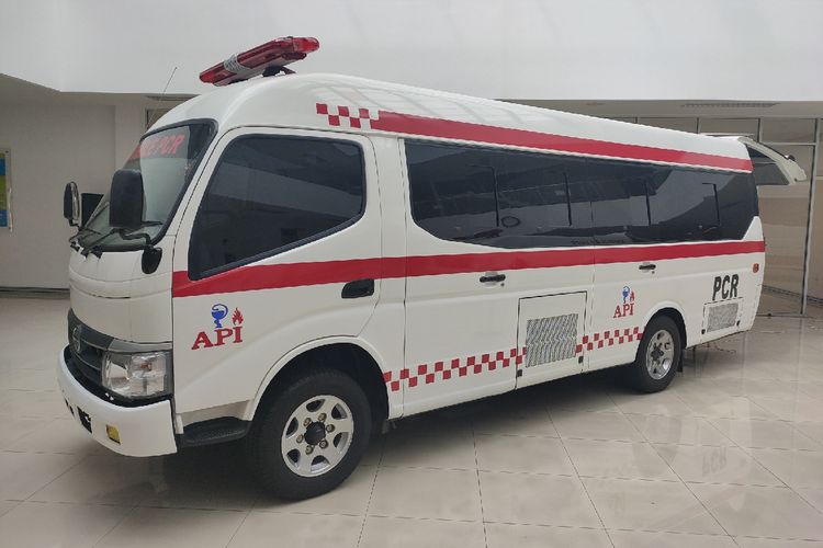 lihat lebih dekat dua produk baru hino untuk ambulans dan mobile pcr