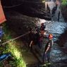 Terjebak Banjir, 8 Pengunjung Kafe Dievakuasi Pakai Tali