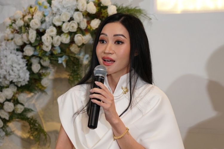 dr. Arini Astasari Widodo, Sp.D.V.E, FINSDV dalam acara HER: Intelligent Beauty: The Kartini Collective Edit di Jakarta, Kamis (16/4/2026).