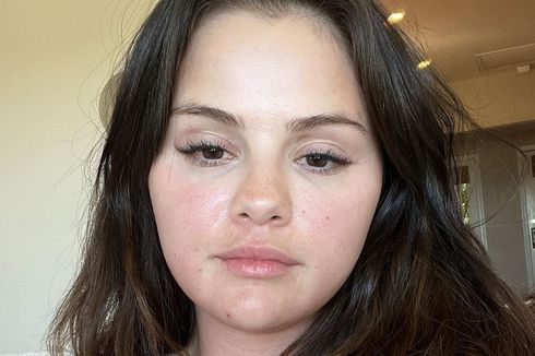 Respons Album Miley Cyrus, Selena Gomez Unggah Selfie Tanpa Makeup 