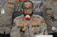 Indonesia Highlights: Cleric Named Suspect in Holding Mass Gathering amid Pandemic | Healthcare Workers in Java, Bali First to Get Covid-19 Vaccine | Over 6,000 New Covid-19 Cases