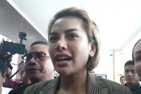 Penyerahan Diri Nikita Mirzani, Menangis Ingat Anak dan soal Asbak Plastik