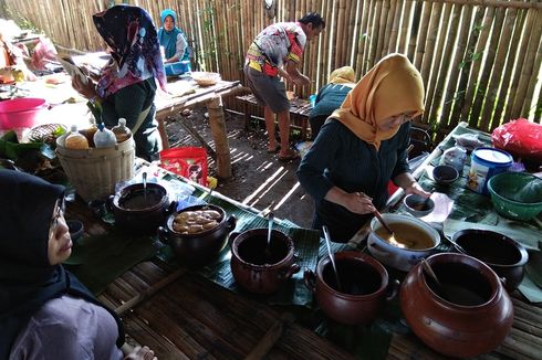 Menikmati Kuliner Tempo Dulu Dibalut Alunan Keroncong di Sar Londo Magetan...