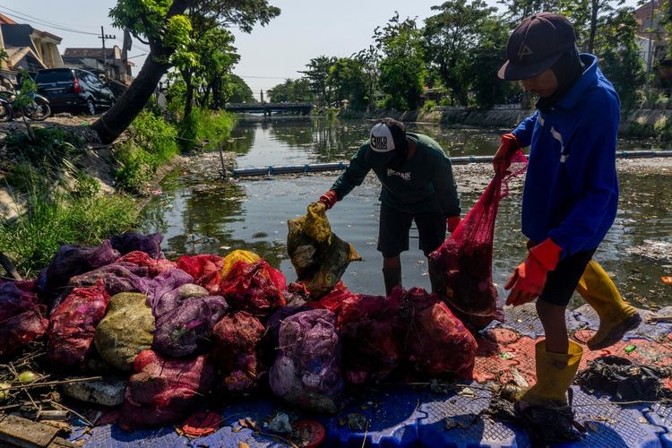 Surabaya Jadi Percontohan Nasional Program Indonesia-UEA Cegah Sampah Plastik ke Laut