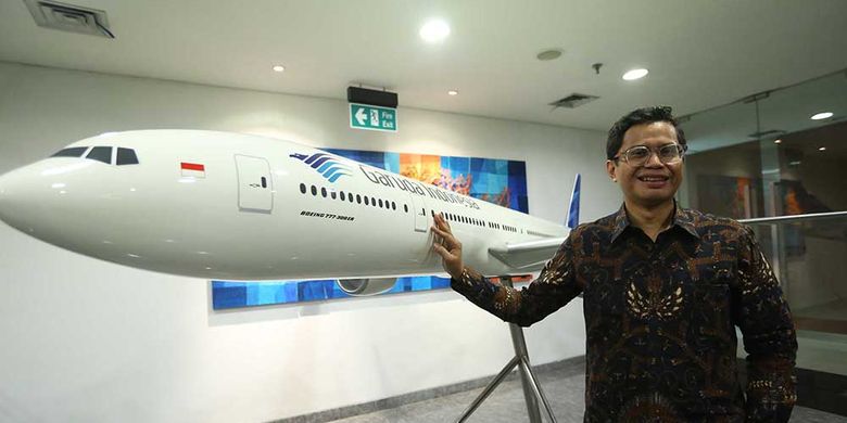 Pahala Nugraha Mansury, mantan direktur keuangan Bank Mandiri, berpose usai menghadiri RUPS (Rapat Umum Pemegang Saham) PT Garuda Indonesia Persero Tbk di Gedung Garuda City Center, Bandara Soekarno-Hatta, Tangerang, Rabu (12/4/2017). Pada RUPS tersebut Pahala Nugraha Mansury menggantikan posisi Arif Wibowo selaku direktur utama PT Garuda Indonesia.