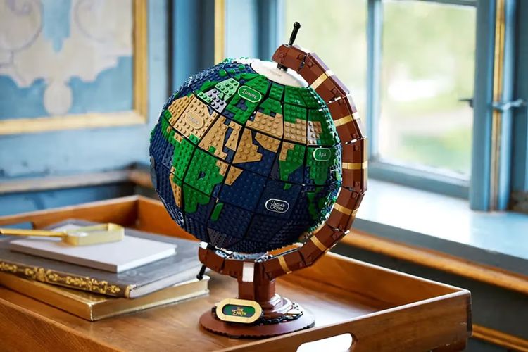 Lego The Globe