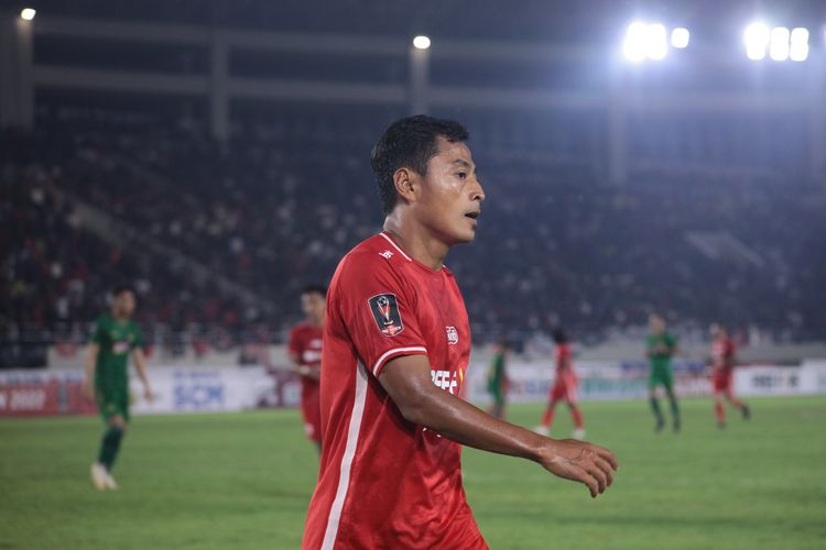 Samsul Arif gagal mencetak gol pada laga Persis Solo vs PSS Sleman di Stadion Manahan, Sabtu (11/6/2022) dalam laga pembuka Piala Presiden 2022.