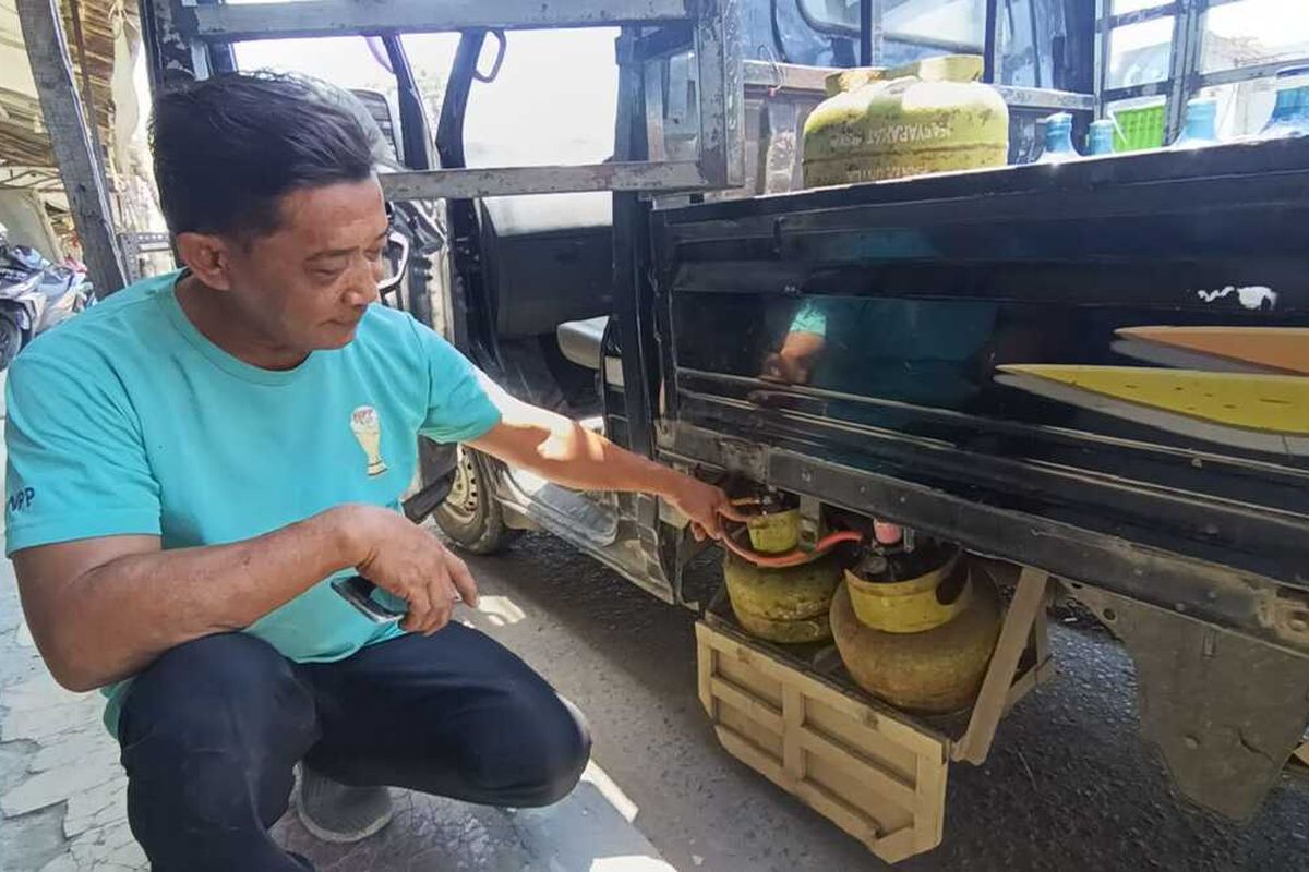 Muhammad Hafid (46), pengecer LPG ukuran 3 kg asal Kelurahan Kangenan, Kecamatan Pamekasan, Kabupaten Pamekasan, Jawa Timur, merubah bahan bakar kendaraannya dari Bahan Bakar Minyak (BBM) ke Bahan Bakar Gas (BBG). Perubahan ini mampu menghemat energi cukup banyak dan dapat meningkatkan penghasilan usahanya.