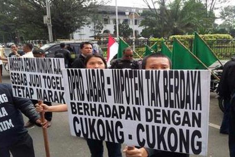 Judi Togel Rambah Pelajar - Kompas.com