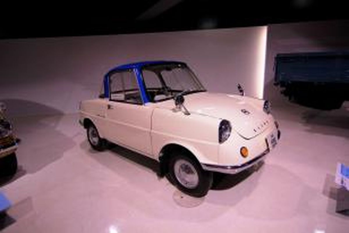 Mazda R360, mobil penumpang pertama buatan Mazda. Mobil ini dibuat tahun 1960.