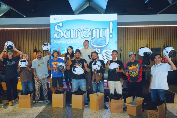 Direktur Utama (Dirut) PT Jasa Raharja (Persero) Rivan A Purwantono menyosialisasikan transformasi perlindungan dasar keselamatan kepada sejumlah komunitas sepeda motor di wilayah Daerah Istimewa Yogyakarta (DIY) di Tip Tap Toe, Yogyakarta, Jumat (23/6/2023).
