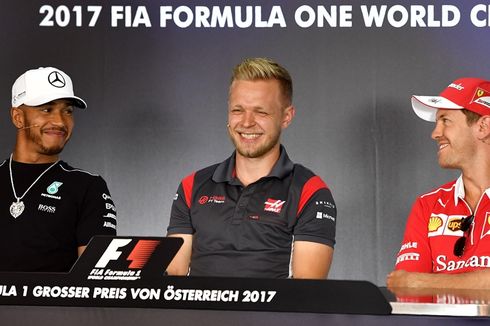 Hamilton Pastikan Akan Tetap Bersaing dengan Vettel