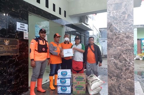 BNPB Salurkan 500 Paket Makanan kepada Warga Demak Terdampak Banjir