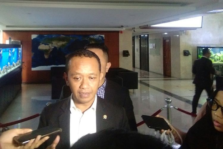Kepala BKPM, Bahlil Lahadalia usai mengikuti rapat koordinasi di Kantor Kemenko Kemaritiman dan Investasi, Jakarta, Senin (24/2/2020).