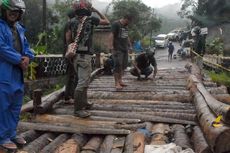 Banjir Bandang, Warga Sukabumi Minta Jembatan Segera Diperbaiki