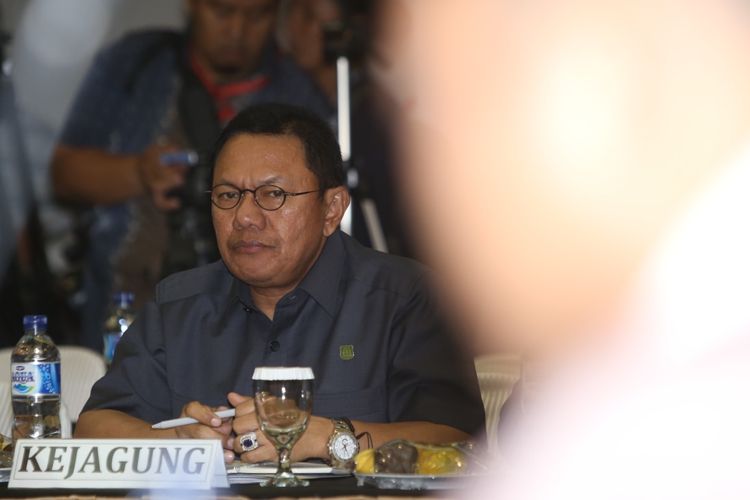 JAKSA Agung Muda Pidana Umum Kejaksaan Agung (Kejagung) Noor Rachmad saat menghadiri Rapat Koordinasi Persiapan Pemungutan dan Penghitungan Suara Pilkada Tahun 2017 di gedung Komisi Pemilihan Umum (KPU), Menteng, Jakarta Pusat, Selasa (7/2/2017).