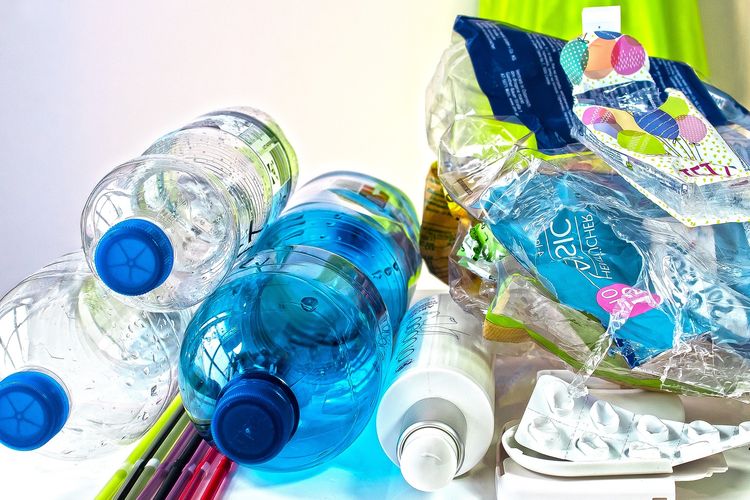 Ilustrasi limbah plastik. 