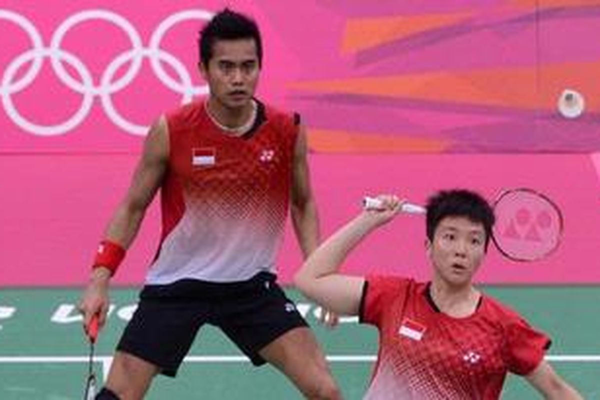 Ganda campuran Indonesia, Liliyana Natsir (depan) dan Tontowi Ahmad.