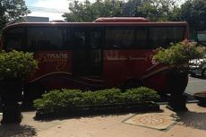 Bus Trans Semarang Tabrak Warung, 2 Penumpang 