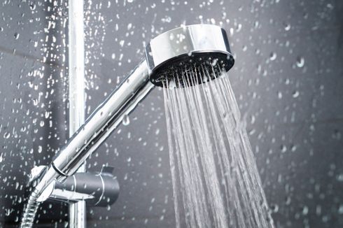 4 Bahan Alami untuk Membersihkan Dinding Shower dan Cara Membuatnya