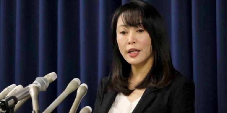 Menteri Kehakiman Jepang Masako Mori ketika memberikan keterangan di konferensi pers. Dia mengumumkan pria China bernama Wei Wei dihukum gantung setelah terbukti membunuh empat anggota keluarga pada 2003 silam.
