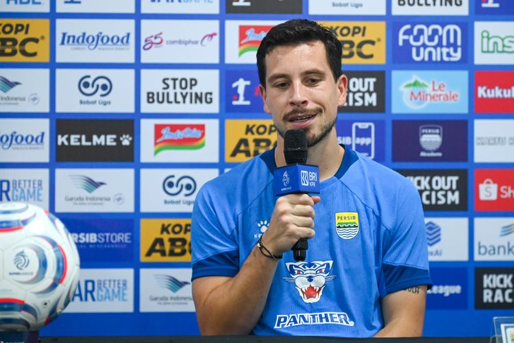 Thom Haye Blak-blakan Soal Perjuangan Tim di Jadwal Padat Persib