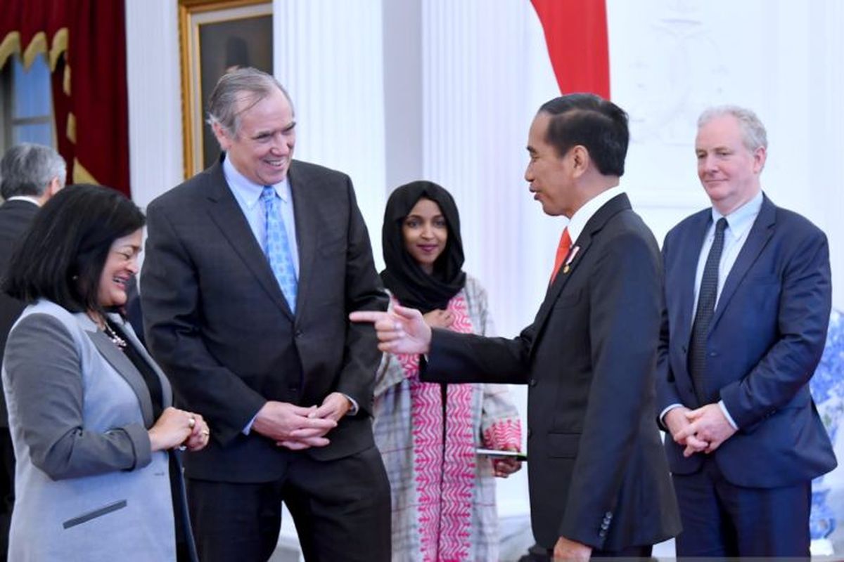 President Joko Widodo (right) receives a courtesy call from the members of the US Congress at the Jakarta Presidential Palace on Wednesday April 12, 2023. 