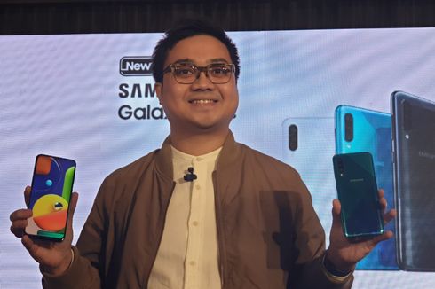 Mengintip Isi Kemasan dan Menjajal Samsung Galaxy A50s
