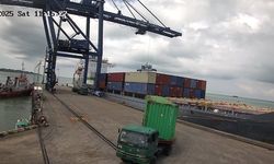 Sempat Ada Kendala Teknis, Alat Bongkar Muat di Terminal Peti Kemas Tarakan Kembali Berfungsi