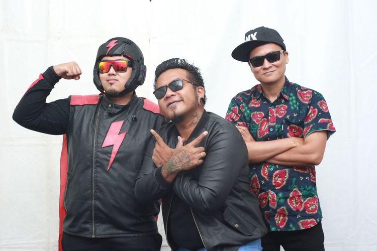 Grup band punk rock asal Yogyakarta, Endank Soekamti akan tampil dengan format akustikan dalam acara This Is My Wave Concert Episode 4.