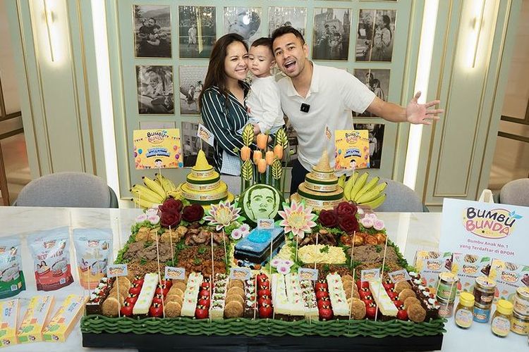 Pasangan Selebritis Raffi Ahmad dan Nagita Slavina merayakan ulang tahun anak keduanya Rayyanza Malik Ahmad atau Cipung, Minggu (26/11/2023)