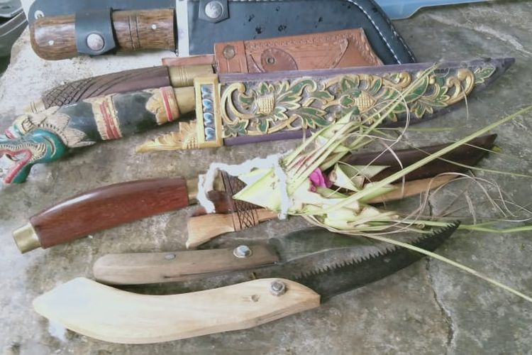 Senjata dalam upacara Tumpek Landep di Bali 