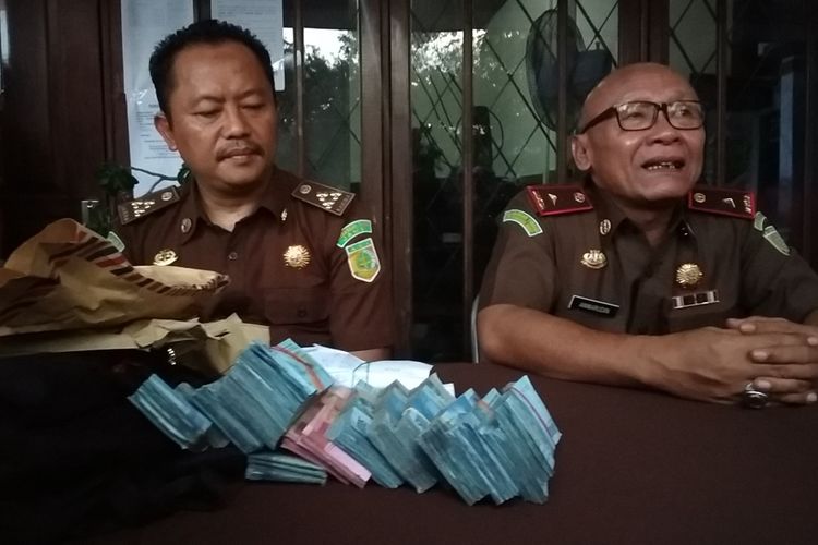 Suasana Jumpa Pers kasus OTT di Dinas Pariwisata Lombok Barat